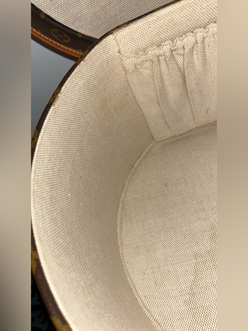 Louis Vuitton Boite Chapo 30  Monogram Round Hat Box - Picture 12 of 16